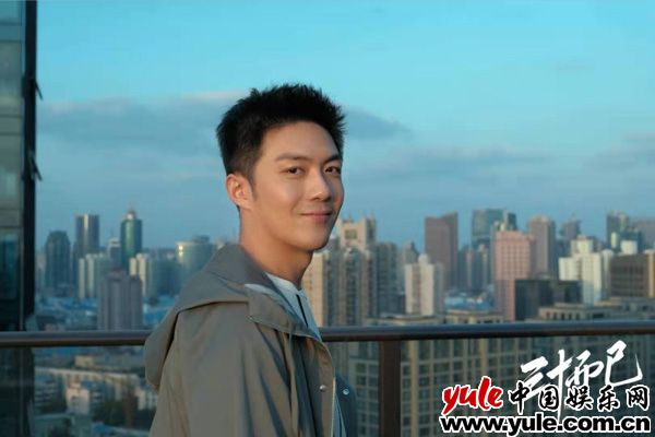 李泽锋新剧《三十而已》杀青聚焦都市人群生存现状