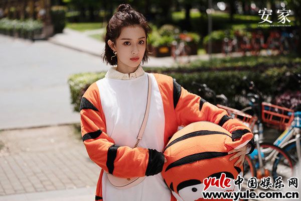 孙佳雨《安家》双台热播 朱闪闪人设引网友热议