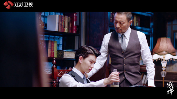 《秋蝉》开篇快准狠，这样的谍战剧才能牢牢抓住眼球