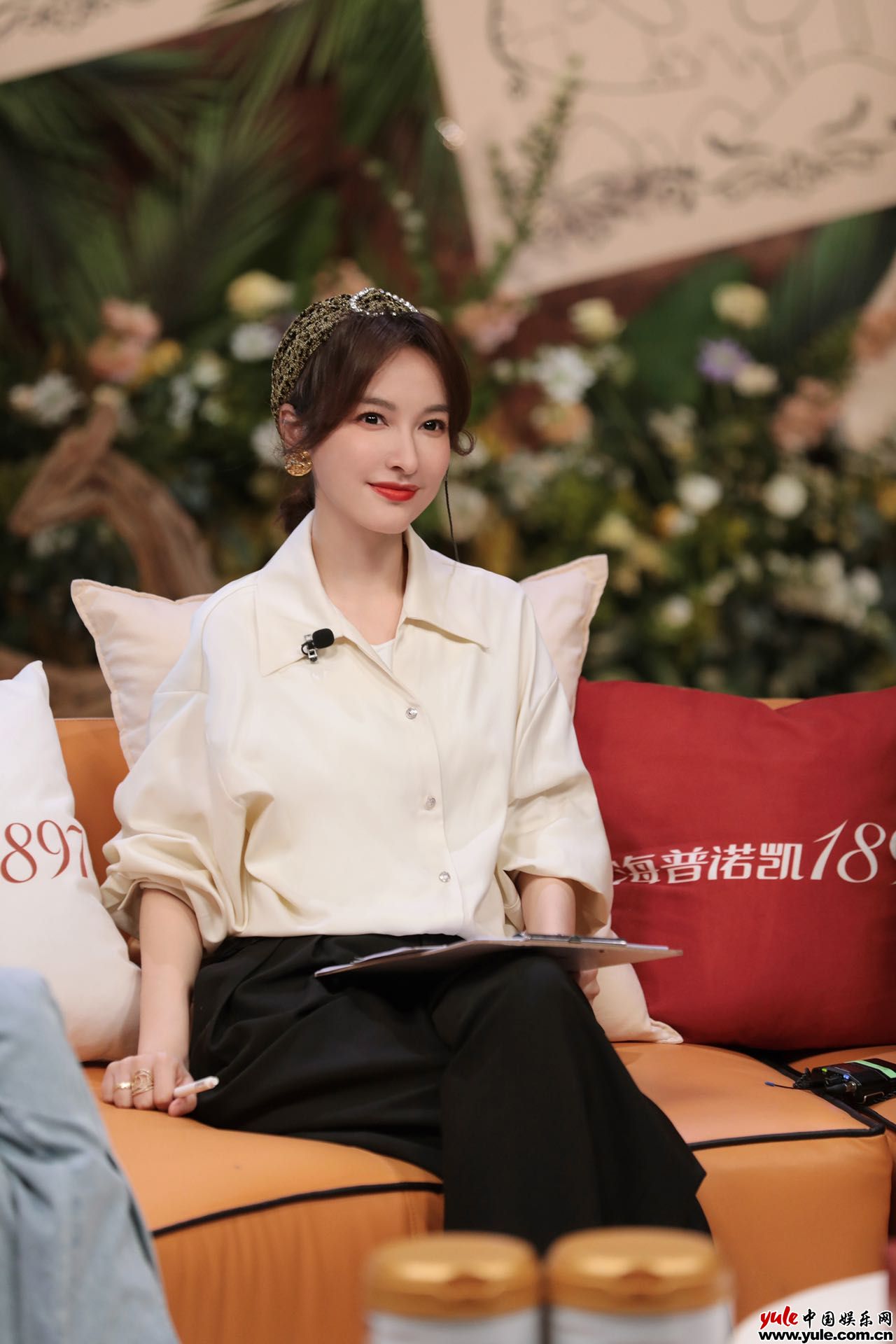 吴昕《春日迟迟再出发》关注嘉宾表现为之动容 被劝停止嗑糖场面逗趣