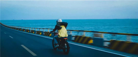 今日影评 | 韩寒《四海》：燃情岁月，纵横四海