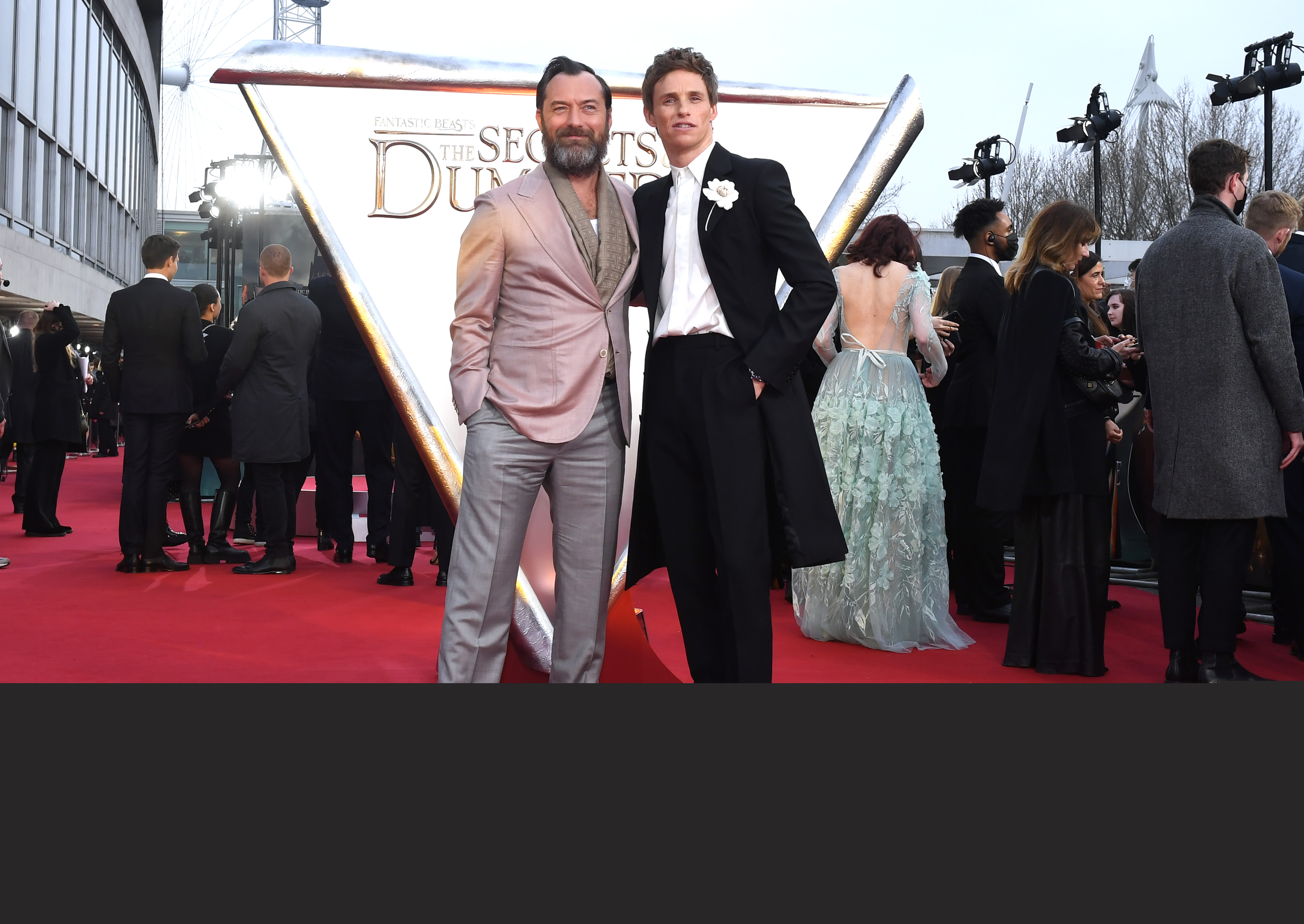 《神奇动物3》世界首映礼！裘花小雀斑等主创现身