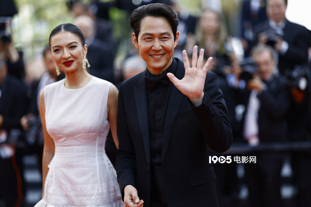 李政宰助力《分手的决心》戛纳首映 分享观影票根