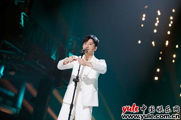 苏有朋《披荆斩棘2》开播 初舞台《爱》滚烫来袭引全场大合唱