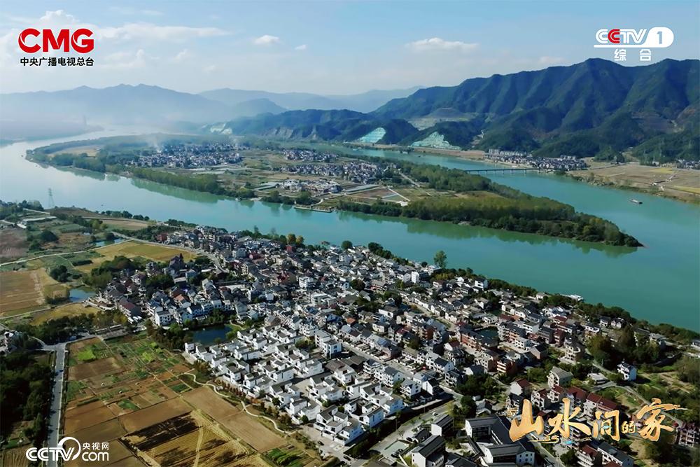 现代版《富春山居图》！撒贝宁秦岚走进“水墨江南”东梓关村