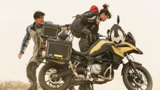 《荒原》曝主题曲MV 任素汐李晨遇沙暴极限求生