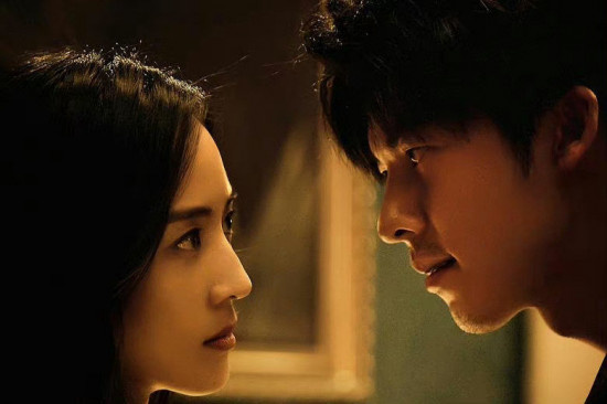 中国版《看不见的客人》曝剧照 许光汉张钧甯对望