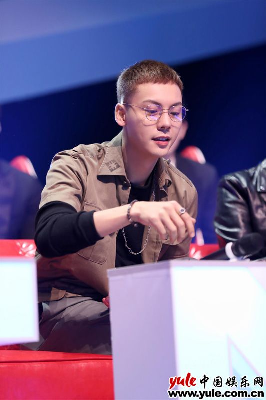 陈伟霆亲自教学员“追女生”，《下一站传奇》王广允、侯锦尧生动演绎“争风吃醋”