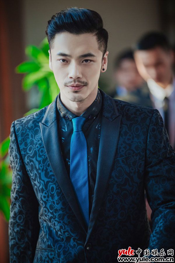 《黄金瞳》愈演愈热 薛皓文与张艺兴“抬杠”戳网友笑点