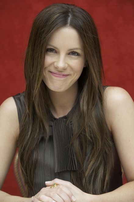 凯特·贝金赛尔新计划《警醒》曝光 出演动作喜剧