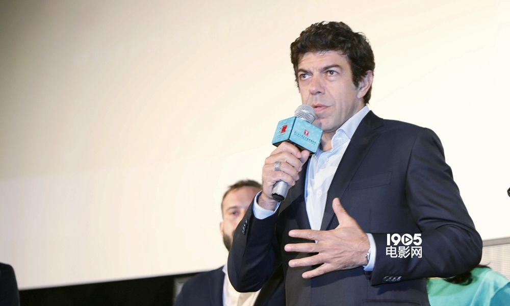 戛纳竞赛片《叛徒》展映 主创：电影不止是娱乐