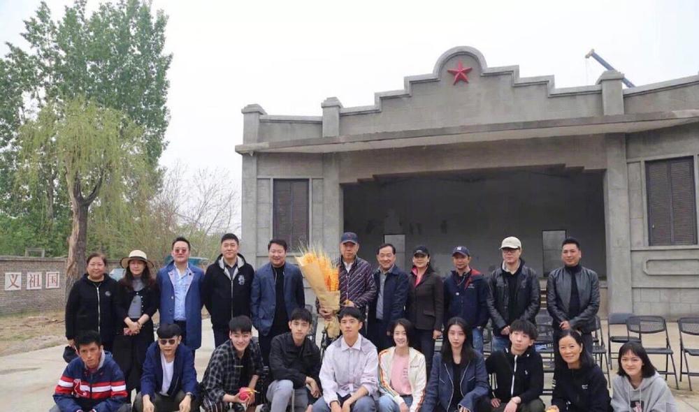 陈凯歌陈飞宇父子档电影《尘埃里开花》开机