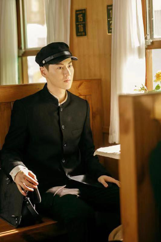 李俊逸《烈火军校》归国青年热血宣言 身表爱国之心