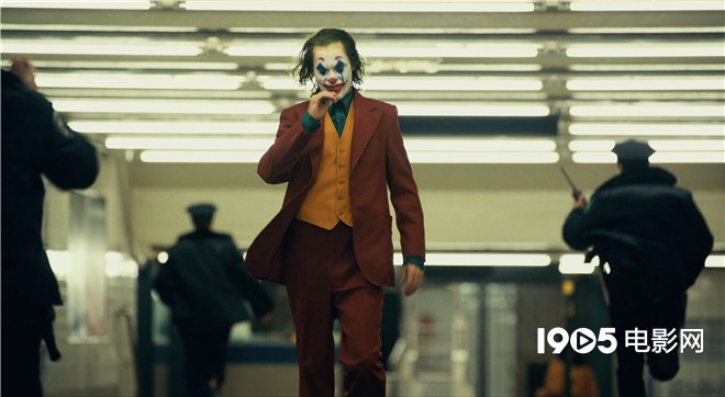 蝙蝠侠父亲出现在《小丑》里？电影主演曾反对