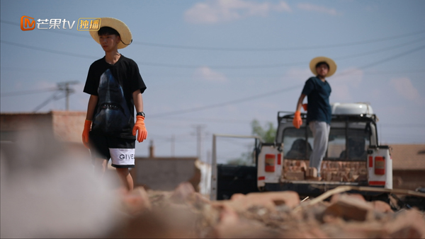 《变形计》史上最难城市少年叶文超上线，高吉祥攻克自信难关
