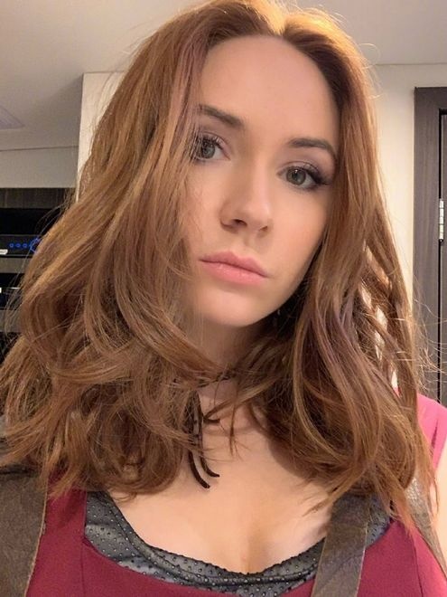 《勇敢者游戏2》年底上映 女主演凯伦·吉兰发自拍