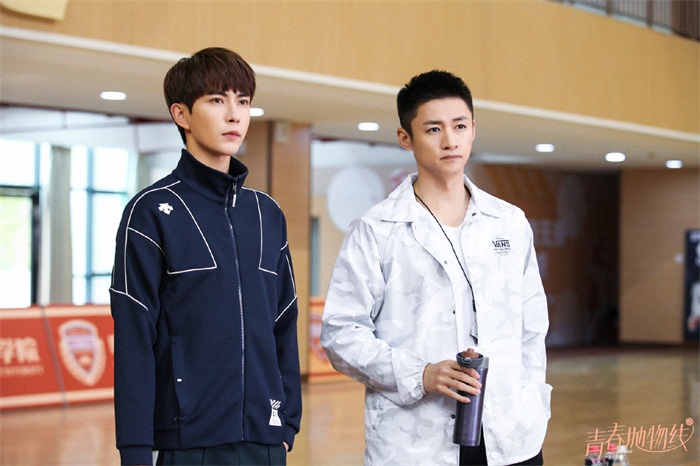 陈伟栋《青春抛物线》自嘲频收好人卡  凑齐整副扑克引爆笑