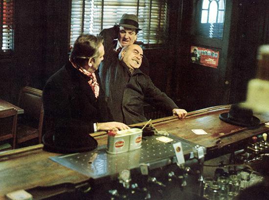 丹尼&middot;艾洛在《教父2》中饰演的黑帮打手托尼&middot;罗萨托