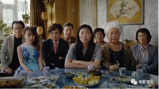 《别告诉她》看中西方文化冲突的荒唐现实