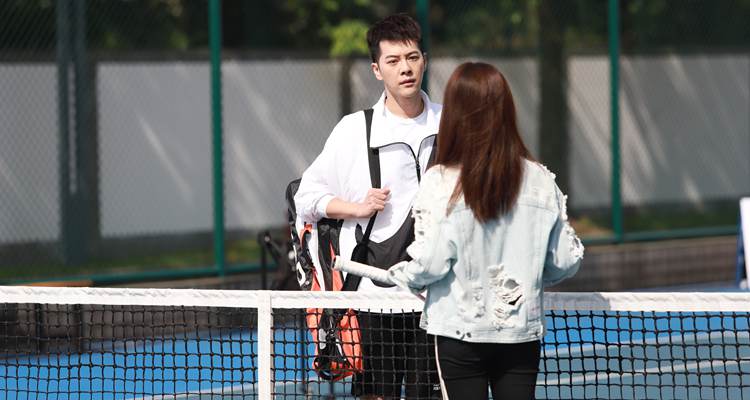 展现最真实的青春样貌 电影《触网情深》曝伤痛版预告  