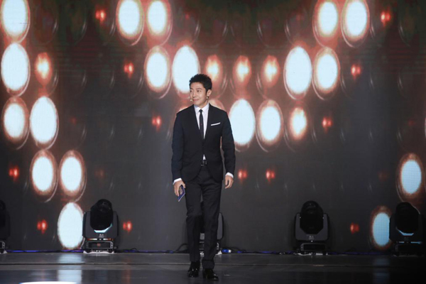 真情讲述触动众人！《主持人大赛》走出去见天地人心