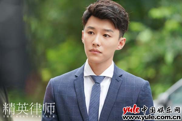 代旭《精英律师》收官 新剧《黑色灯塔》蓄力而发