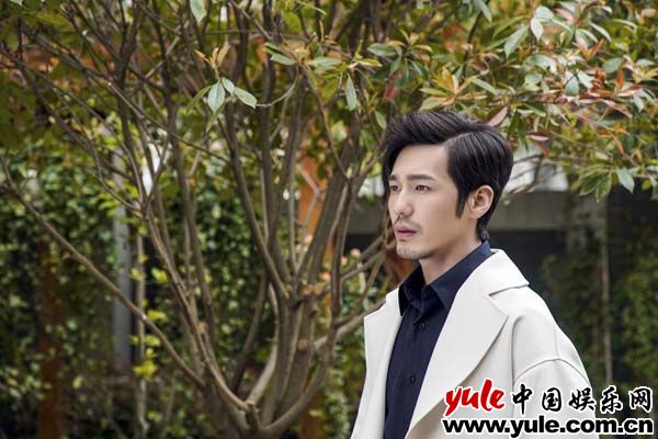 白宇《蓬莱间》高能撒糖 百变西装制服杀示范低温男友风穿搭