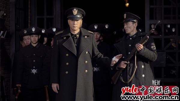 《新世界》尹昉“请罪”大秀腹肌 万茜挑战极限越狱