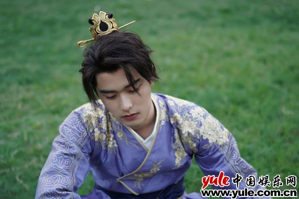 刘奕畅《少主且慢行》热播 平平无奇恋爱小白赵错开撩