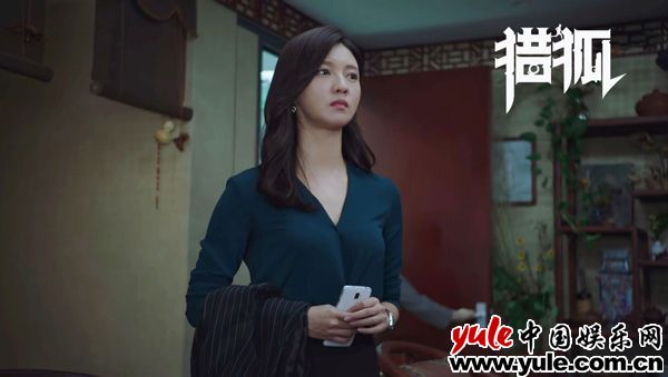 傅晶《猎狐》热播 “亲情利器”杨建秋引热议