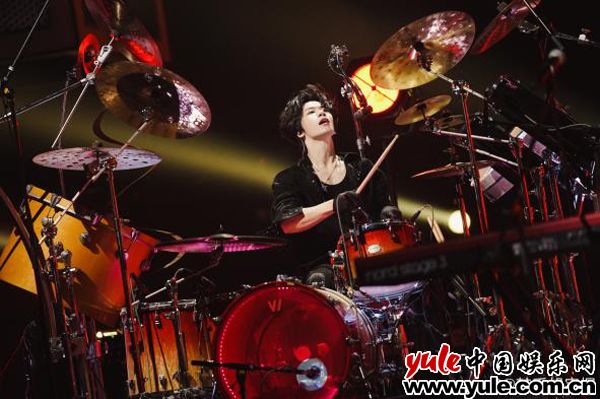 《闪光的乐队》开播 气运联盟胡宇桐李润祺舞台引热议