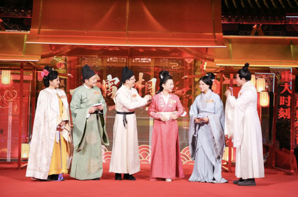 《中华好诗词》元宵特辑：穿越时空的沉浸式体验，诗词文化的创新性表达