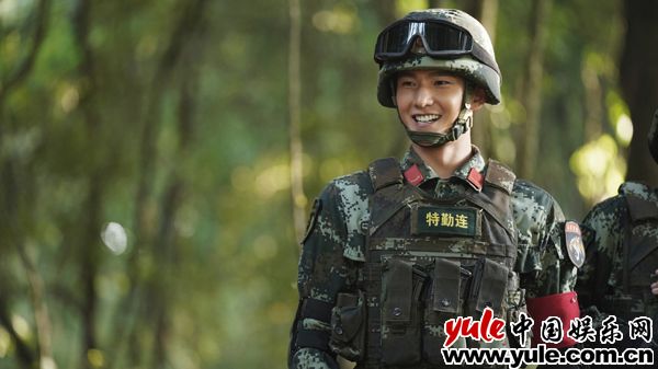 杨洋晒燕破岳隧道救人花絮照 《特战荣耀》节奏紧凑剧情高能