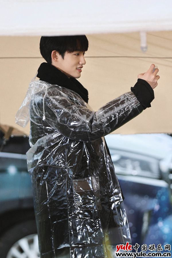 董思成《追星星的人》正在热播 “嘴强王者”贡献连环笑点