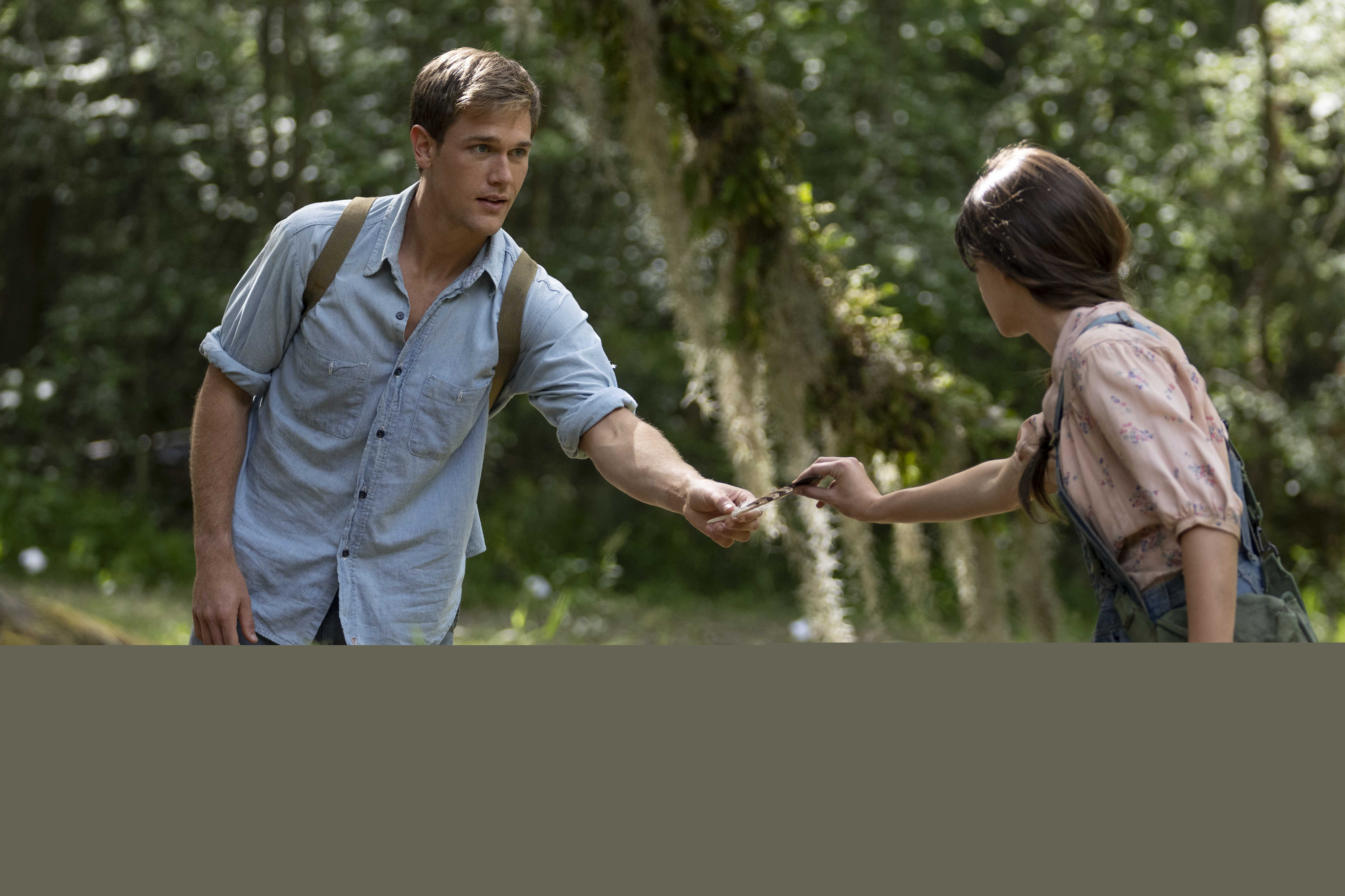 电影《沼泽深处的女孩》发布“罪案迷雾”特辑