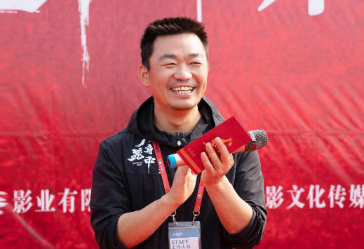 王宝强导演《八角笼中》开机 取材自“格斗孤儿”