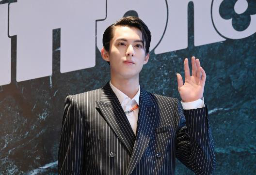 王鹤棣方确认出演《错撩》 将化身金融冰山霸总