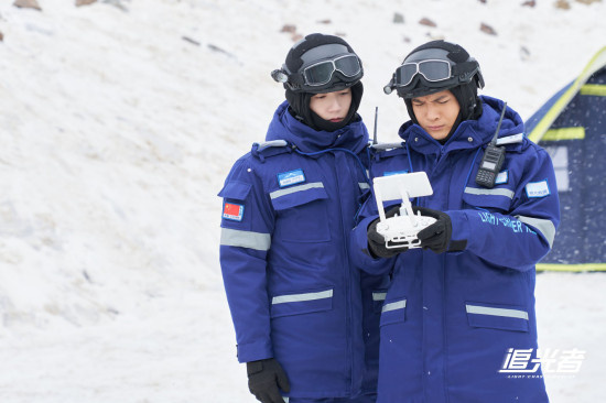 《追光者》收官 温暖现实主义实现口碑热度双丰收