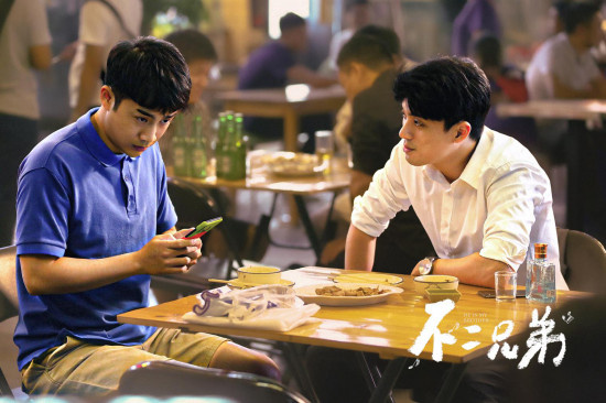 A-Lin献唱《不二兄弟》主题曲 李茂演自闭症患者