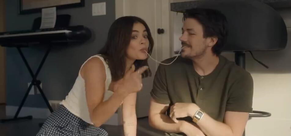 年轻人因宠物相爱 《小狗之爱》发布正式预告片