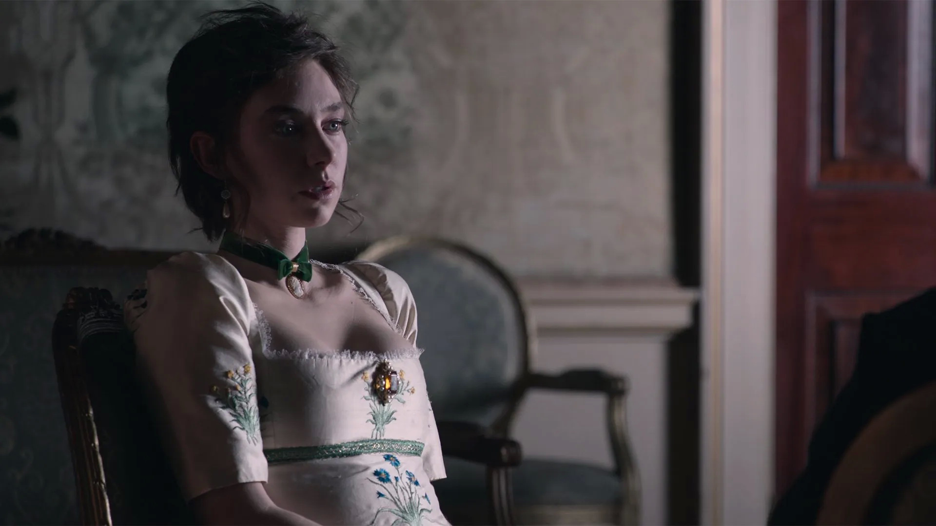 传记片《拿破仑》发布剧照 女主约瑟芬成目光焦点